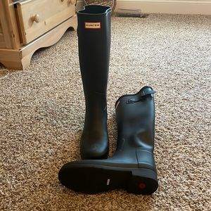 NWOT HUNTER RAIN BOOTS Sz 7 BLACK
